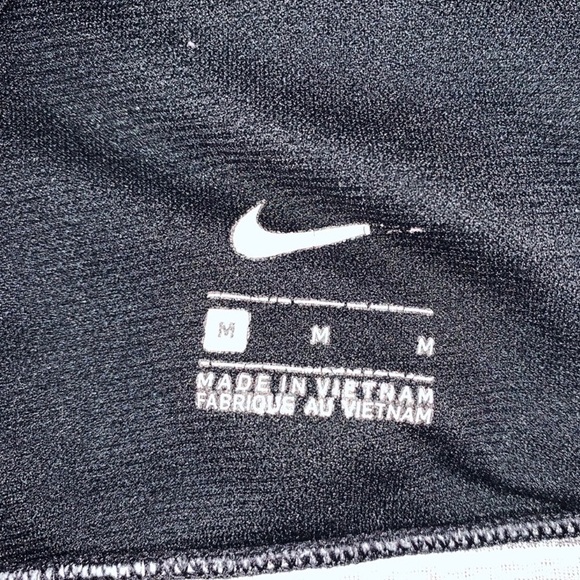 NIKE Women’s Workout Top - Picture 7 of 7